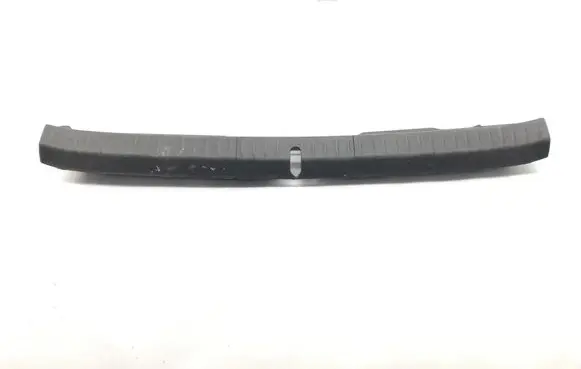 Trunk/boot sill cover protection