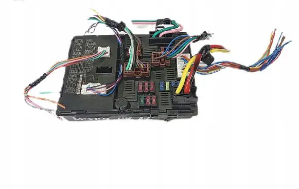 Nissan Micra Fuse module 284B7