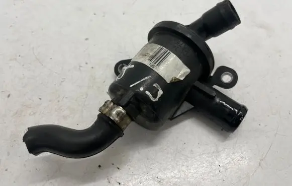 Opel Astra J Oil breather separator 70349704
