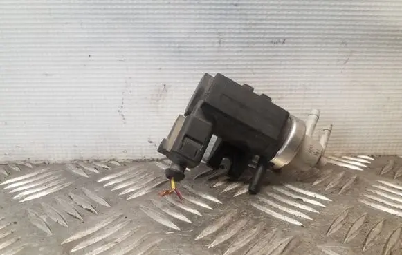 Volkswagen Golf IV Turbo solenoid valve 1J0906627A 72290325