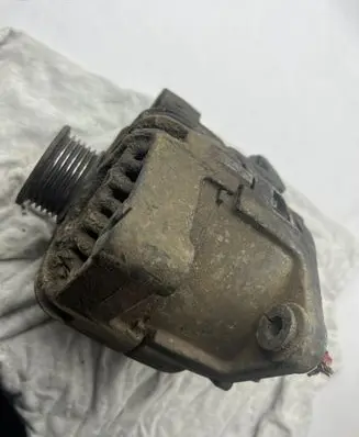 Opel Zafira A Generator/alternator 4742