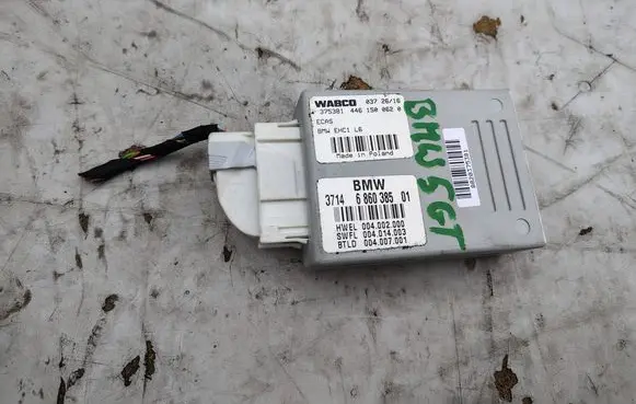 BMW 5 GT F07 Air suspension control unit module (rear) 686038501