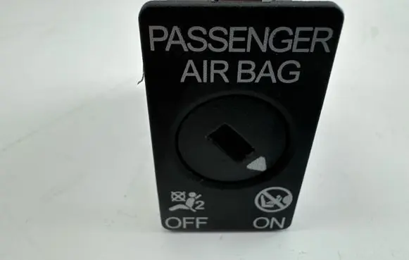 Passenger airbag on/off switch