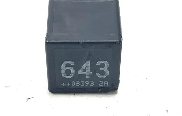 Volkswagen Golf VI Other relay 8K0951253 V23136B6X72