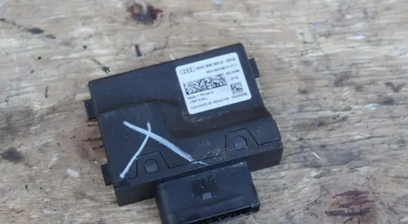 Audi A4 S4 B9 Fuel injection pump control unit/module 8W0906093D