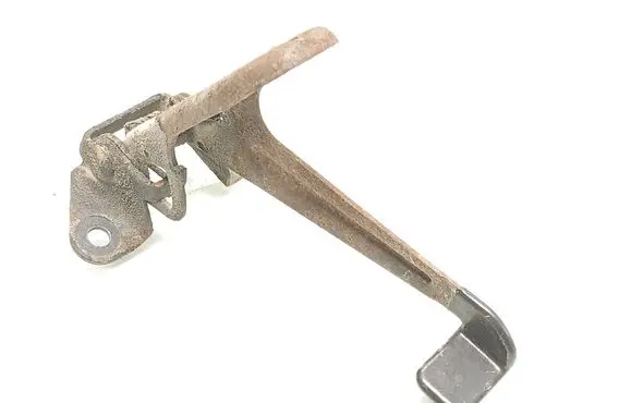 Engine bonnet (hood) release handle