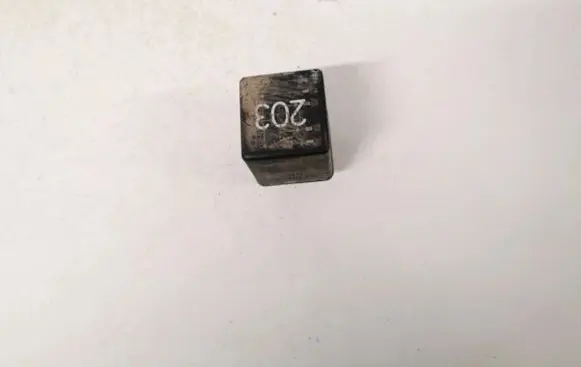 Volkswagen PASSAT B5.5 Other relay 8a0951253a 899585