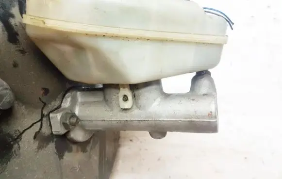 Ford Mondeo Mk III Master brake cylinder