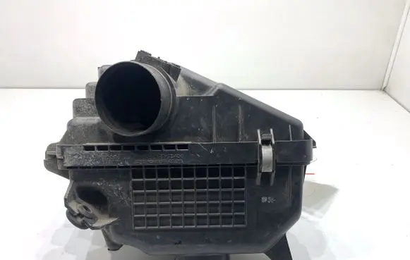 Honda CR-V Air filter box 