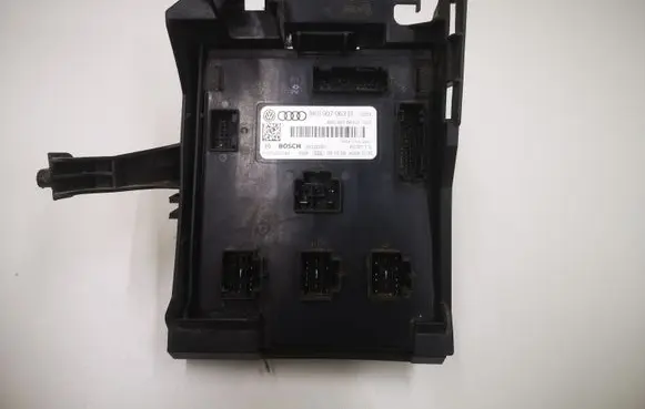 Audi A4 S4 B8 8K Comfort/convenience module 8K0907063D F005V00749 BCM1
