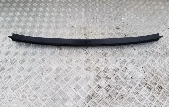 Volkswagen Eos Air flow deflector 1Q0877651E