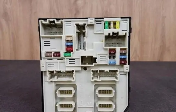 Mercedes-Benz Citan W415 Comfort/convenience module 284B68764R