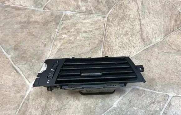 BMW 3 E92 E93 Dashboard air vent grill cover trim 9130465