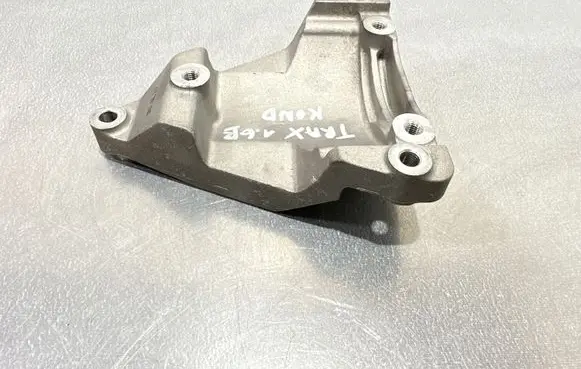 Chevrolet Trax A/C compressor mount bracket 55577158