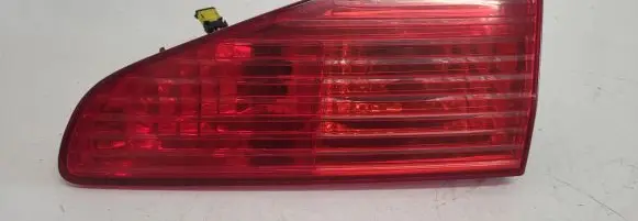 Peugeot 607 Tailgate rear/tail lights