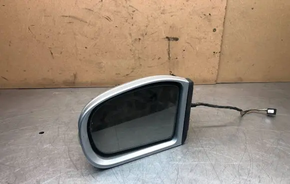 Mercedes-Benz C W203 Front door electric wing mirror 413133417