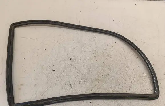 Volkswagen Sharan Rubber seal rear door window/glass 