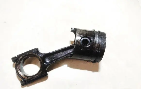 Citroen Xantia Piston with connecting rod