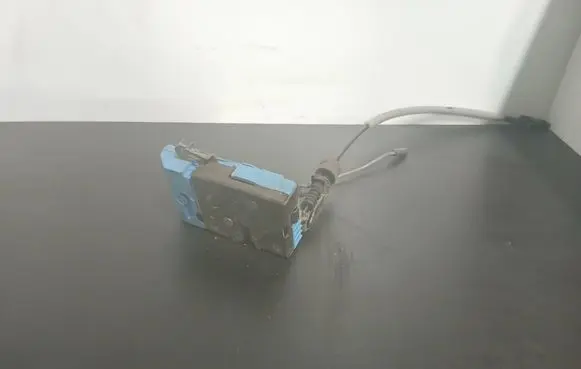 Volvo XC90 Front door lock 30699748