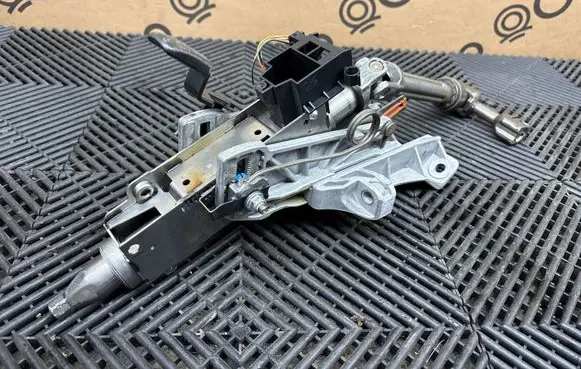 Volvo XC90 Steering wheel axle 31451113