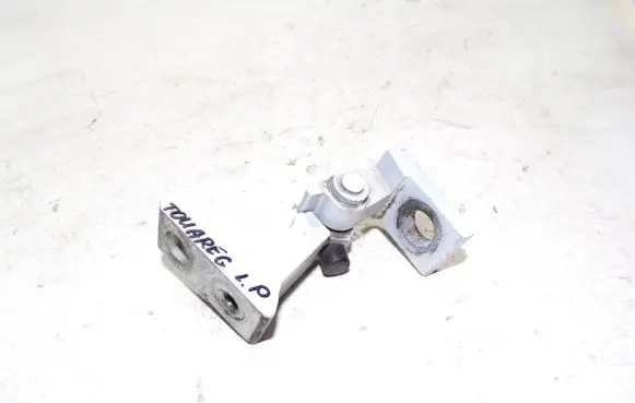 Volkswagen Touareg II Front door upper hinge 8K0831402A