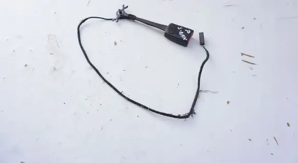 Front seatbelt buckle