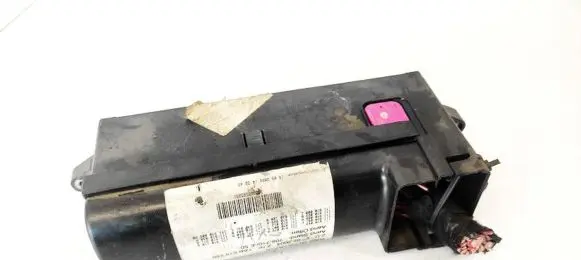 Volkswagen Touran I Fuse box set 1T1970043 1T1970091F