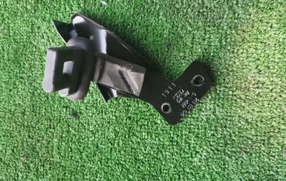 Audi A4 S4 B8 8K Parcel shelf load cover mount bracket 8K9863584