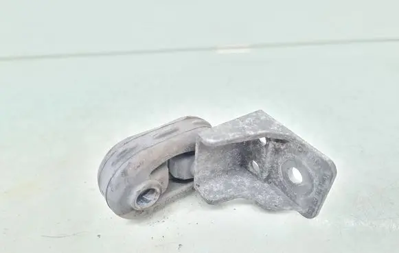 Skoda Octavia Mk3 (5E) Muffler mount bracket/holder 5Q0253144T 1K0253147E