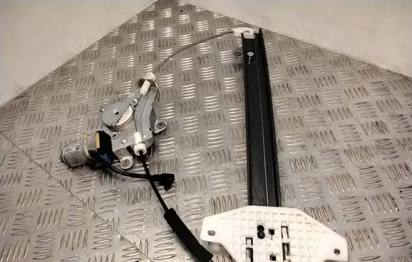 Chevrolet Captiva Rear door window regulator motor 25937970 001100214639
