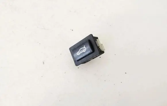 BMW 5 E60 E61 Tailgate opening switch 6921846
