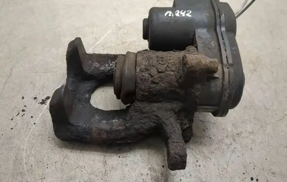 Nissan Qashqai Rear brake caliper