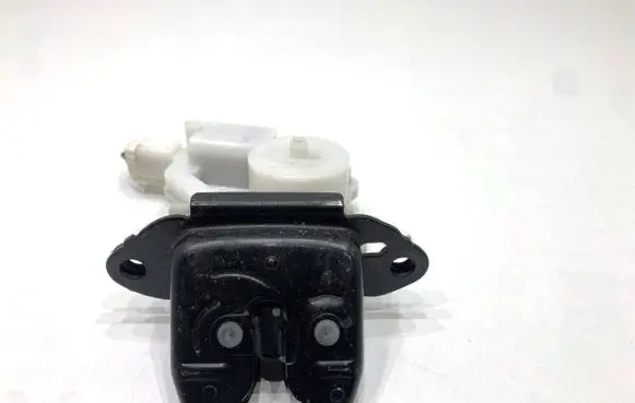 Nissan Qashqai Tailgate exterior lock 