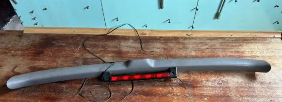 Ford Mondeo MK II Third/center stoplight 93BBA46404BEW 93BBA46404