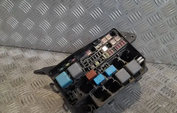 Toyota RAV 4 (XA30) Fuse box set