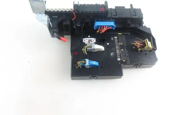 Mercedes-Benz C W204 SAM control unit 2045458932 2049060705 5DK01102230