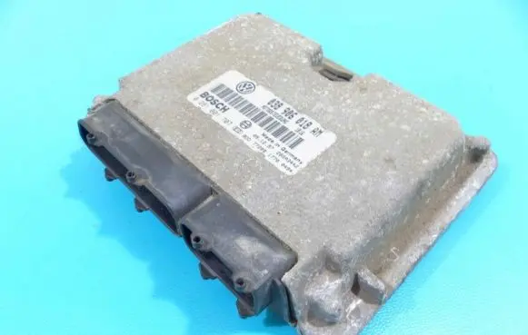 Skoda Octavia Mk1 (1U) Engine control unit/module ECU 038906018AM IMPRK1225986