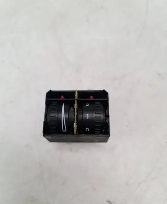 Volkswagen Touran I Headlight level height control switch 1T0941333