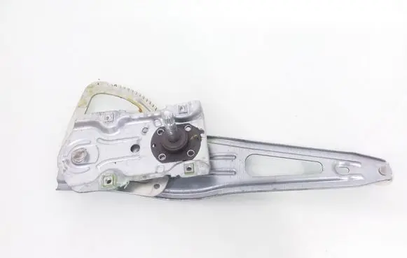 Rear door manual window regulator