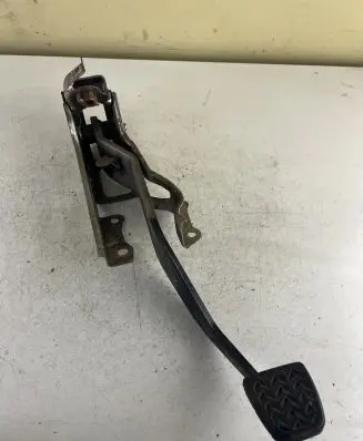 Toyota Yaris Brake pedal