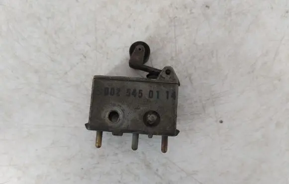 Mercedes-Benz 190 W201 Sensor 6025450114