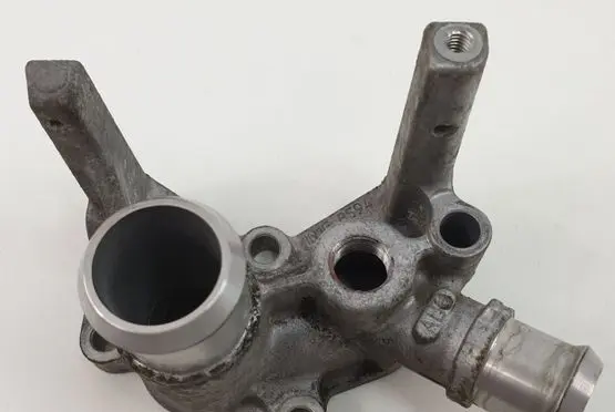 Volvo S40 Thermostat housing 1N1G-8594