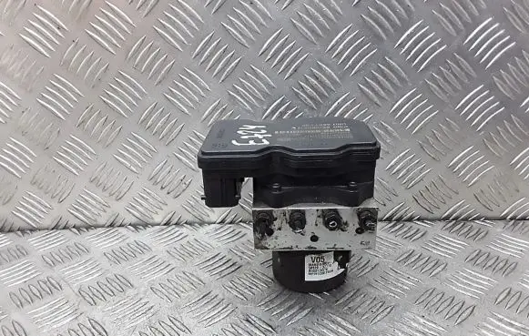Hyundai i40 ABS Pump 589203z770
