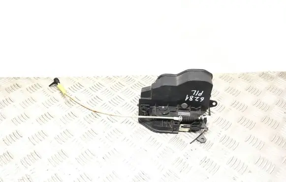 BMW 1 E81 E87 Front door lock 7167066 16042 CUZN37
