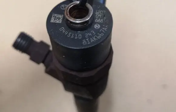 Opel Vectra C Fuel injector 0445110243