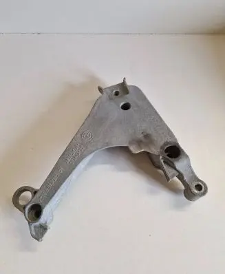 BMW i3 Engine mounting bracket 6878935 51384310 A1919C03