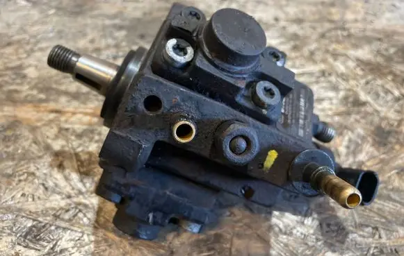 Alfa Romeo 159 Fuel injection high pressure pump 0445010150 0055205935 3929530