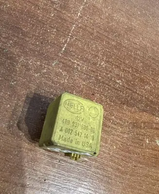 Mercedes-Benz A W168 Other relay A0025421419 D2850
