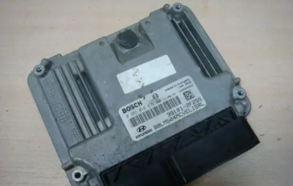 Hyundai ix35 Engine control unit/module 391012F255
