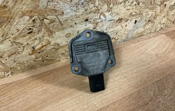 Porsche Cayenne (9PA) Oil level sensor 1J0907660C 6PR00887905